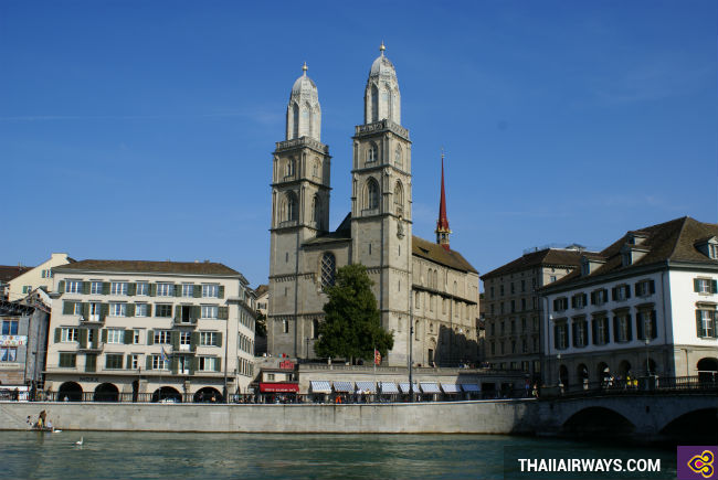 ve may bay di zurich gia re